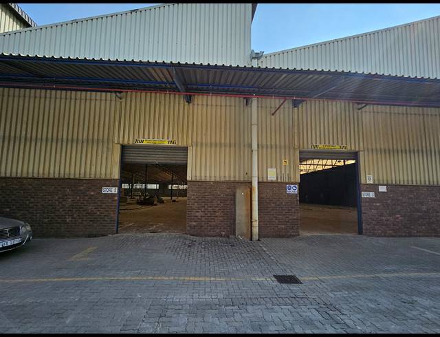 20,860M² WAREHOUSE FOR SALE IN CLAYVILLE
